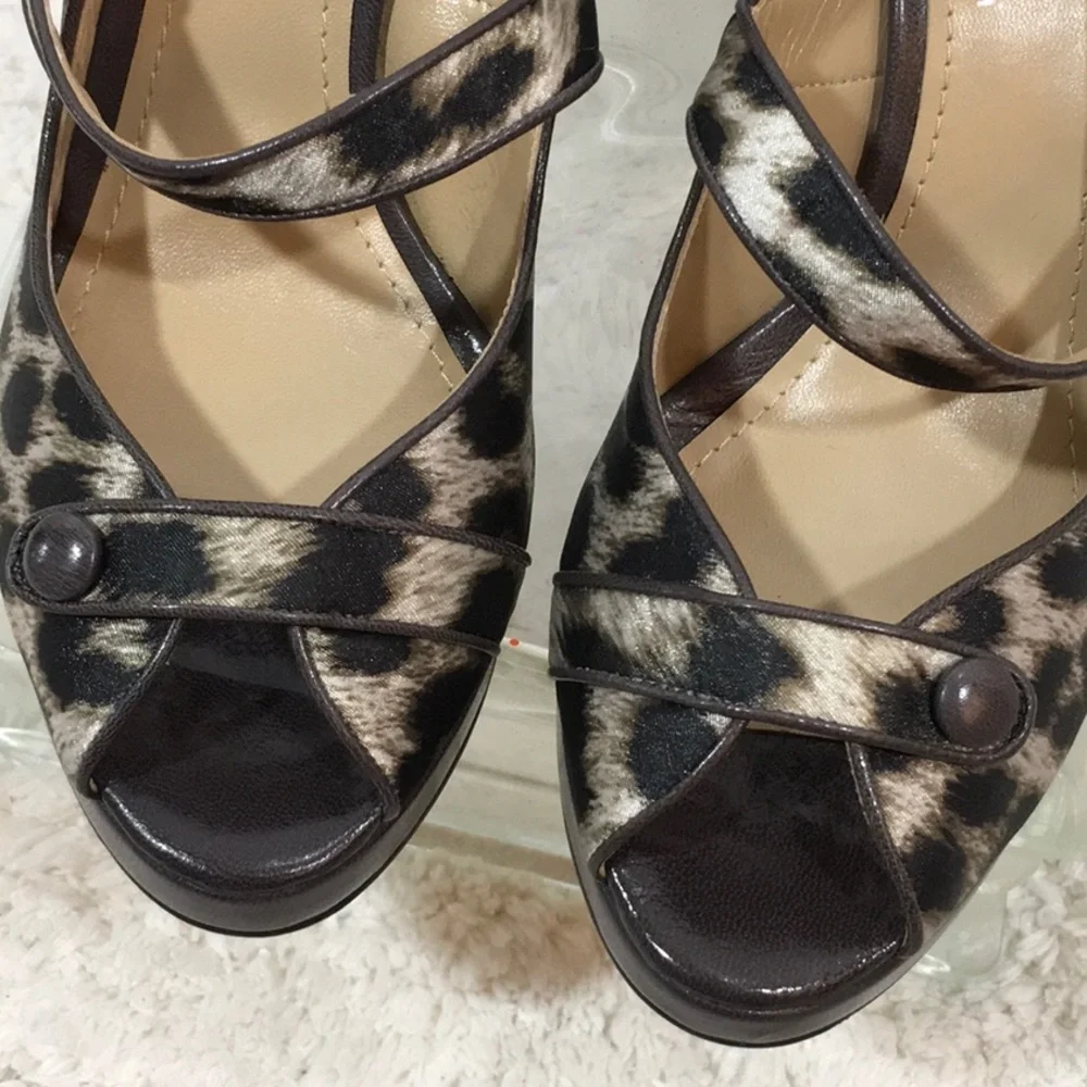 Te Casan NY animal print platform wedge